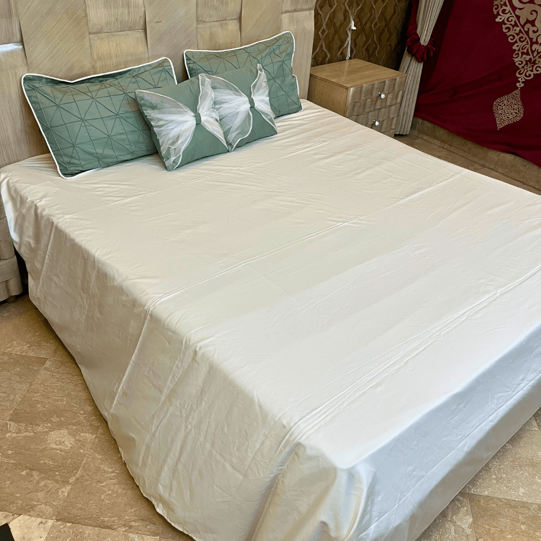 Bedsheet Set with Fancy Pillows