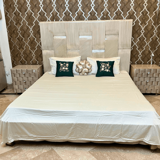 6Pcs Bedsheet Set with Fancy Covers