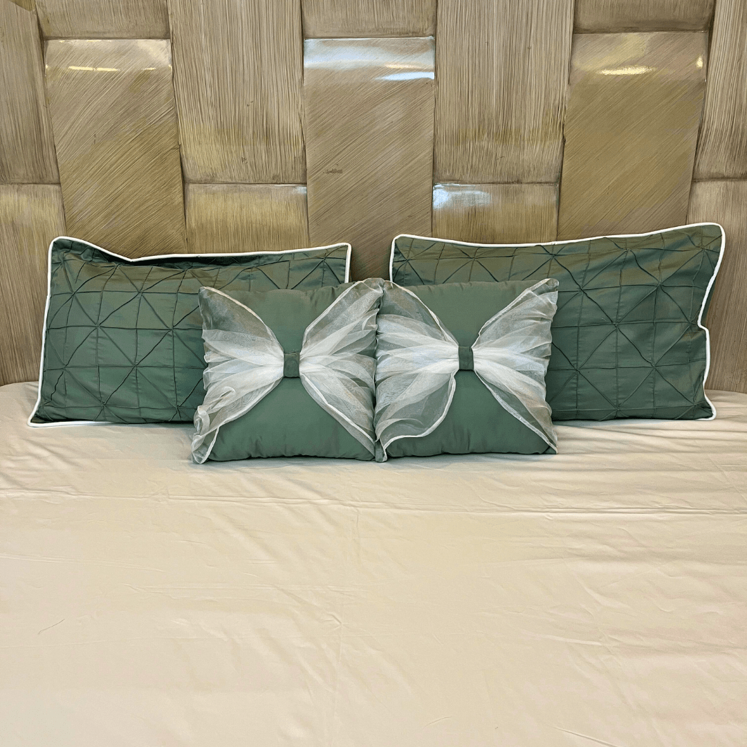 Bedsheet Set with Fancy Pillows