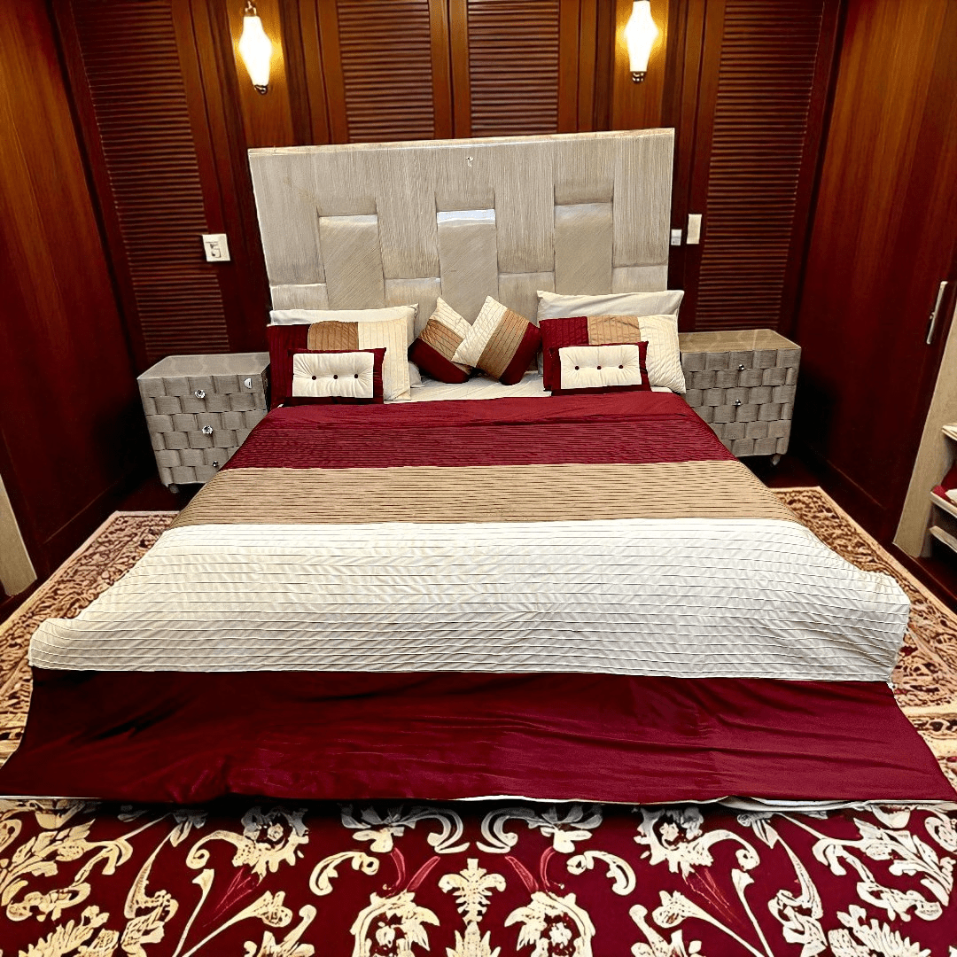 10 pcs Pleated Comforter Set