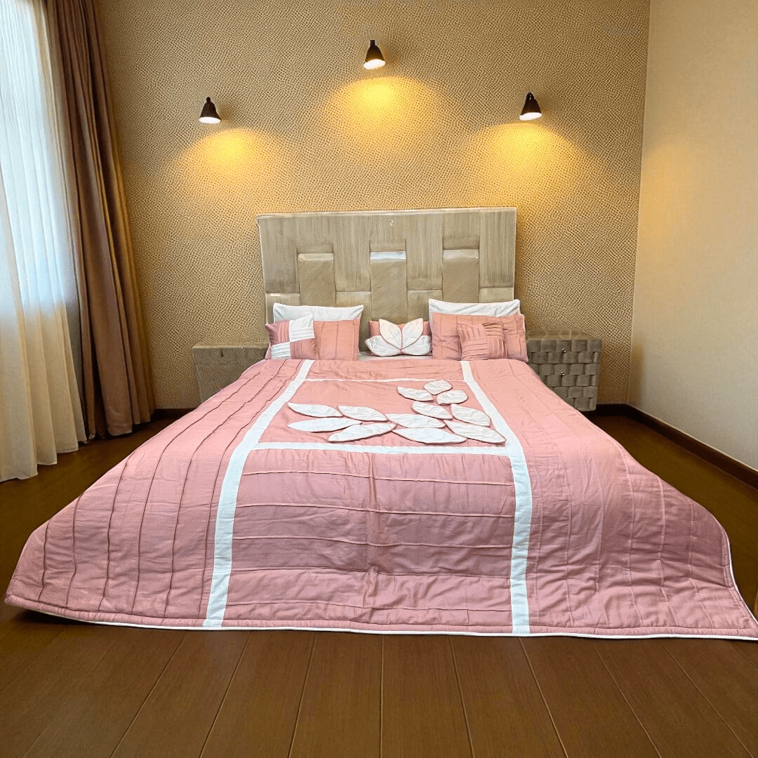 Applique Comforter 8 pcs