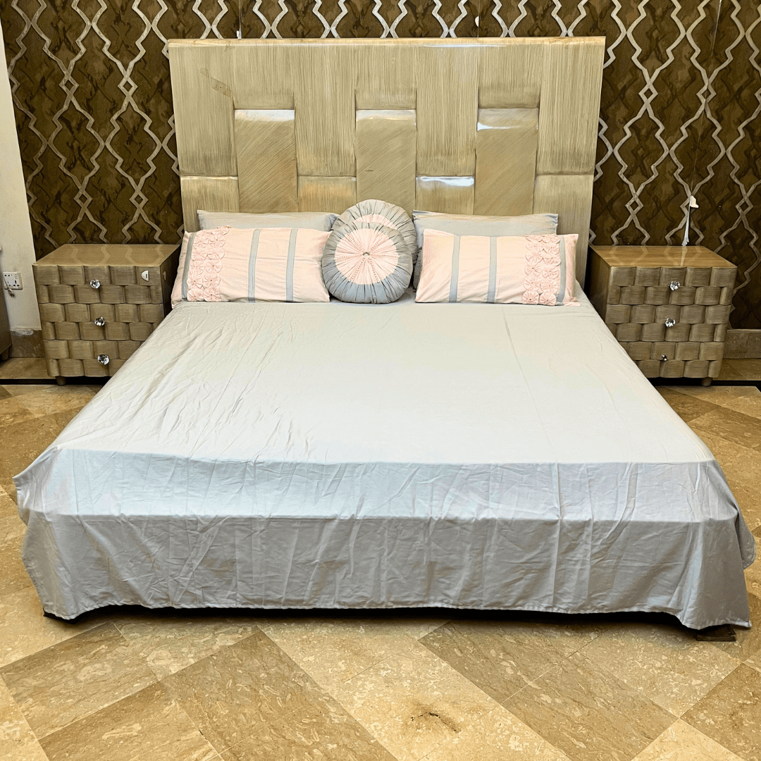 7pcs Bedsheet set with pink Pillow Covers