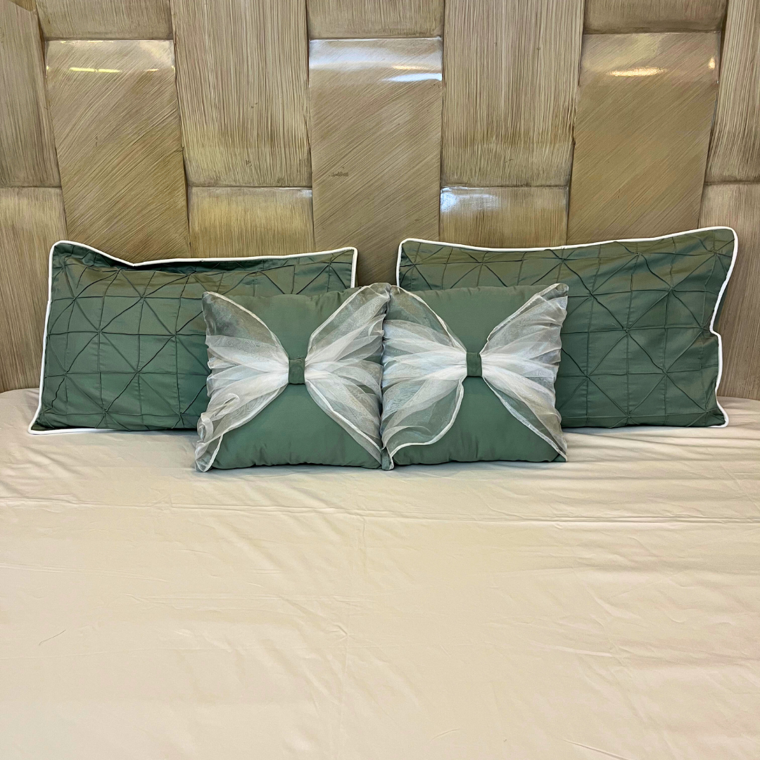 Bedsheet Set with Fancy Pillows