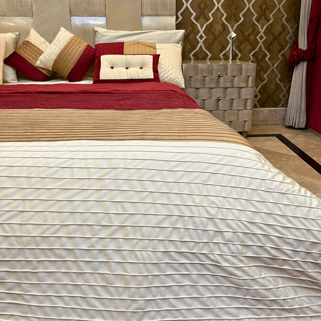 10 pcs Pleated Comforter Set