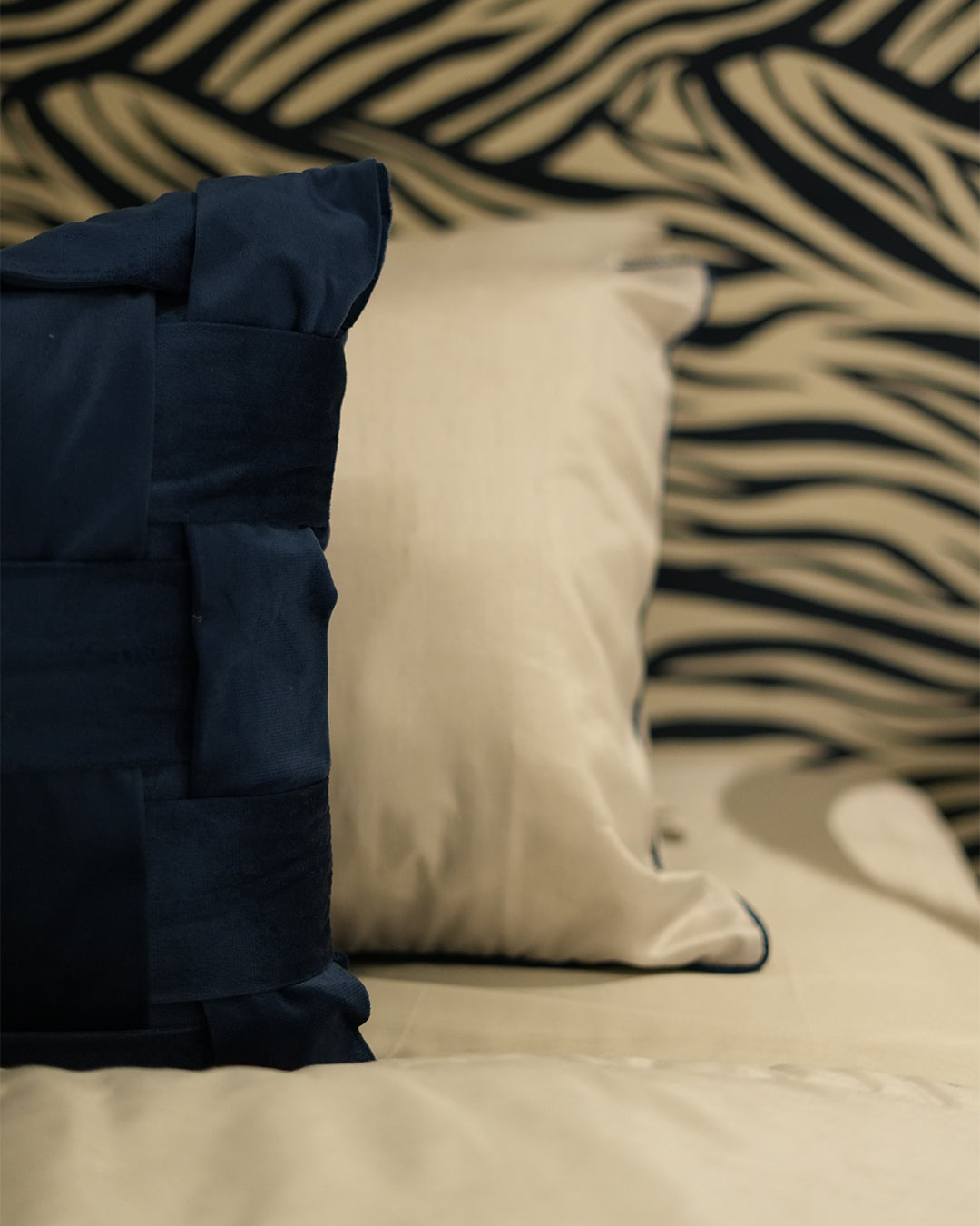 Silk Lines Comforter Set